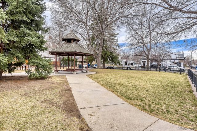 2520 Locust Street, Denver, CO 80207