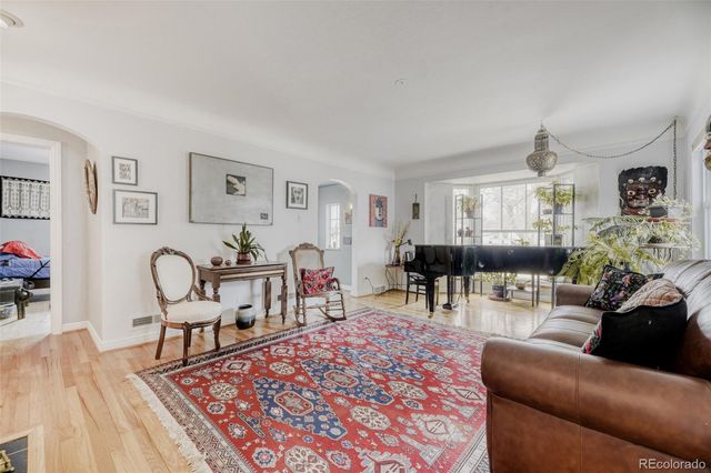 2520 Locust Street, Denver, CO 80207