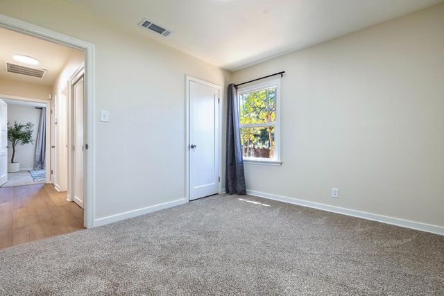 657 E Ramona Way, Fresno, CA 93704