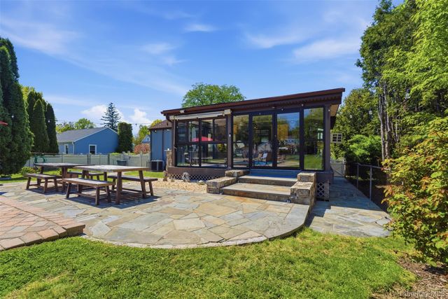 10 Stone Avenue, Ossining, NY 10562