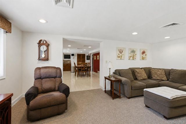 10 Stone Avenue, Ossining, NY 10562