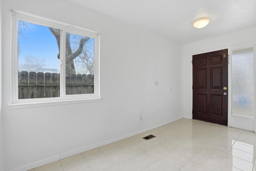 Image 27 of property listing at 161 Edgewater Place, Pittsburg, CA 94565