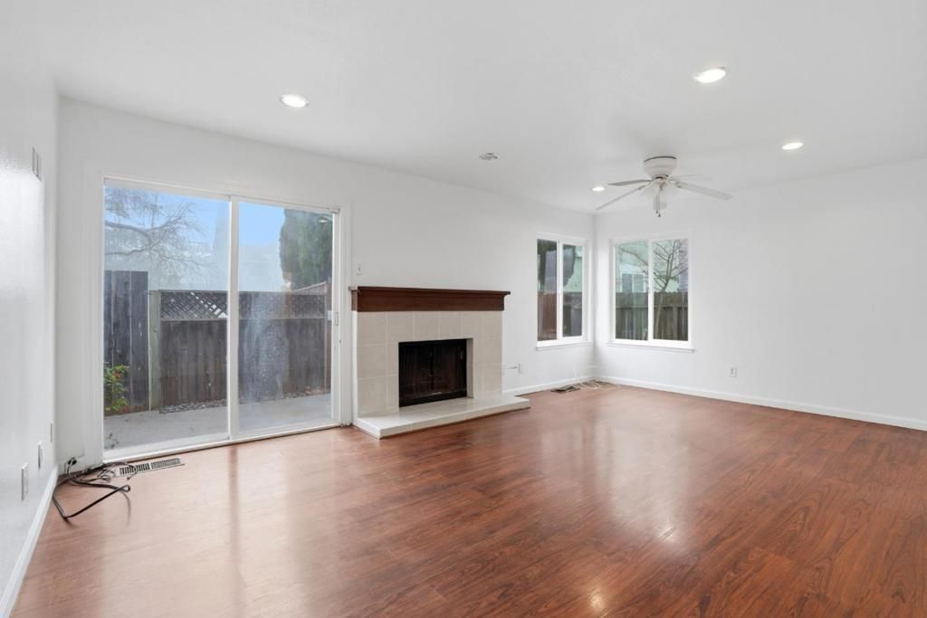 Image 7 of property listing at 161 Edgewater Place, Pittsburg, CA 94565