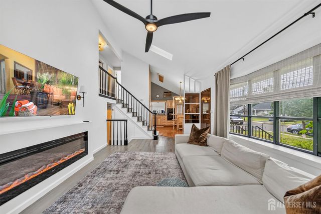 30 Raven Drive, Woodbridge Proper, NJ 07067