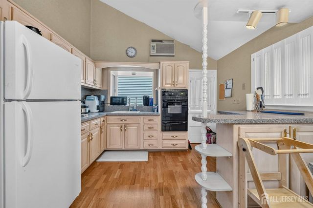 30 Raven Drive, Woodbridge Proper, NJ 07067