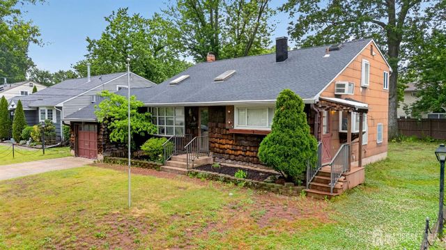30 Raven Drive, Woodbridge Proper, NJ 07067