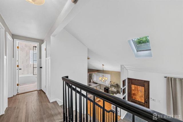 30 Raven Drive, Woodbridge Proper, NJ 07067