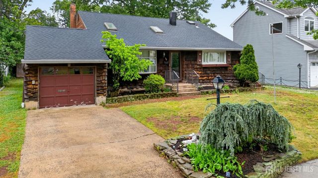 30 Raven Drive, Woodbridge Proper, NJ 07067