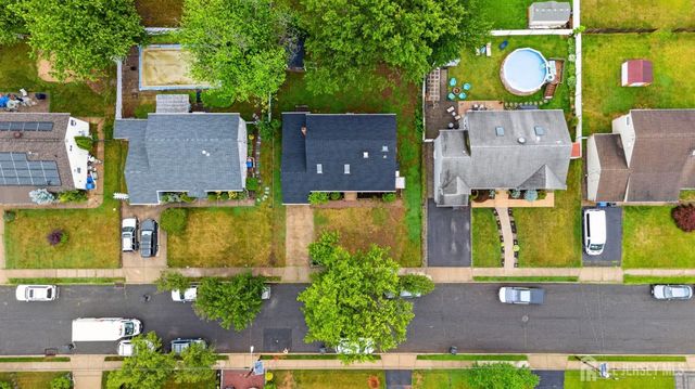 30 Raven Drive, Woodbridge Proper, NJ 07067