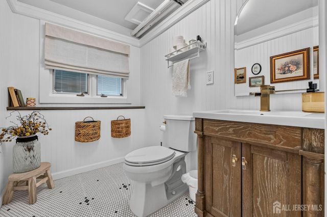 30 Raven Drive, Woodbridge Proper, NJ 07067