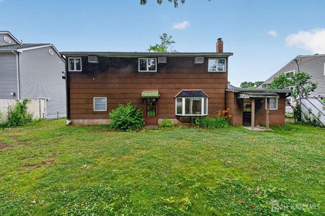 30 Raven Drive, Woodbridge Proper, NJ 07067