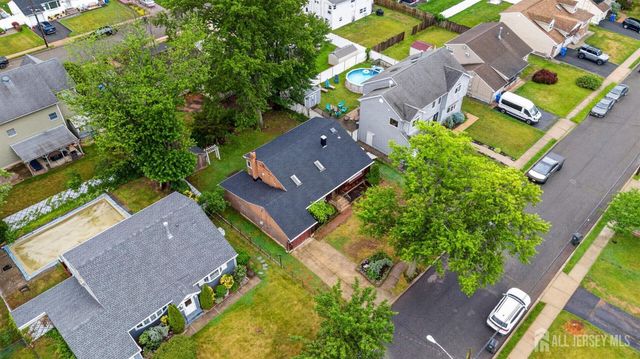 30 Raven Drive, Woodbridge Proper, NJ 07067