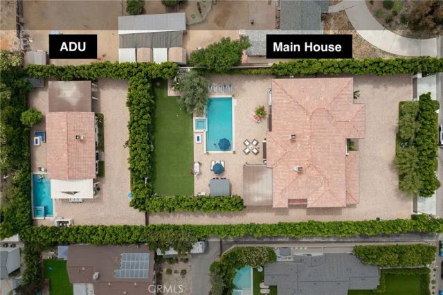23042 Calvert Street, Woodland Hills, CA 91367