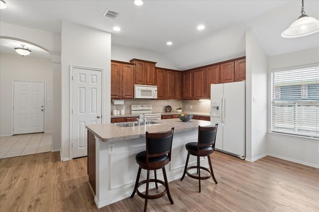 609 Lake Point Drive, Little Elm, TX 75068