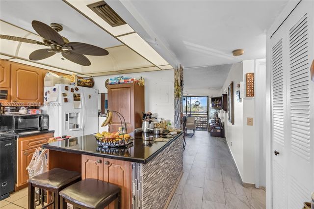 10442 Sunrise Lakes Boulevard 312, Sunrise, FL 33322