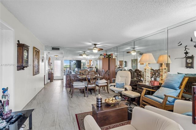 10442 Sunrise Lakes Boulevard 312, Sunrise, FL 33322