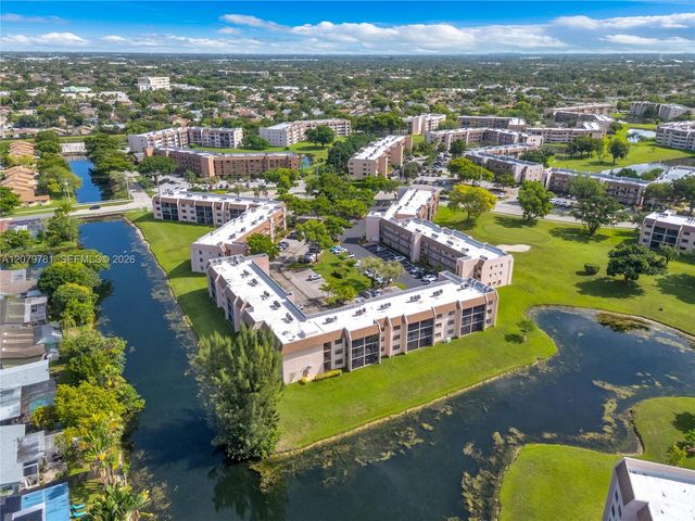 10442 Sunrise Lakes Boulevard 312, Sunrise, FL 33322