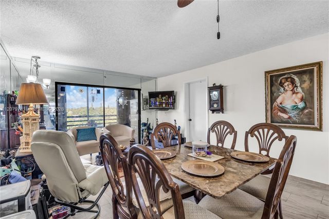 10442 Sunrise Lakes Boulevard 312, Sunrise, FL 33322