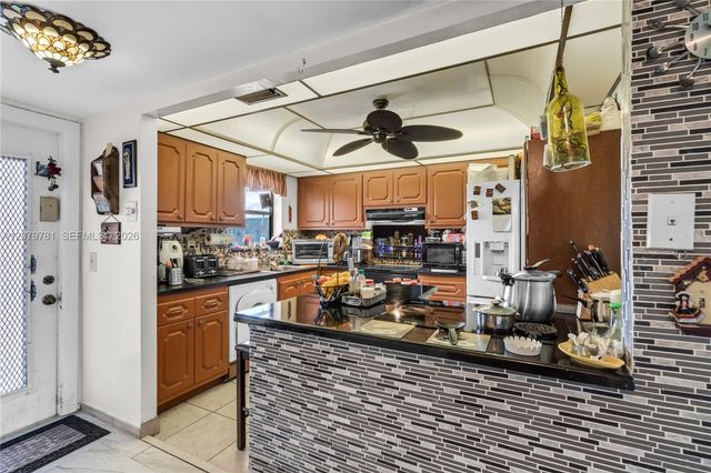 10442 Sunrise Lakes Boulevard 312, Sunrise, FL 33322