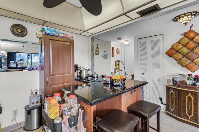 10442 Sunrise Lakes Boulevard 312, Sunrise, FL 33322