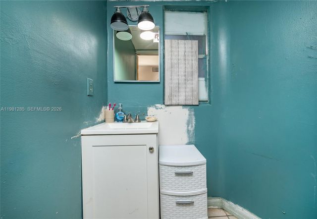 2610 NW 33rd St 2610-2612, Miami, FL 33142