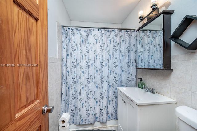 2610 NW 33rd St 2610-2612, Miami, FL 33142