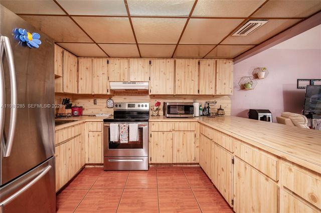 2610 NW 33rd St 2610-2612, Miami, FL 33142