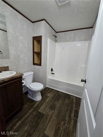 12860 Mayfield Road, Chardon, OH 44024