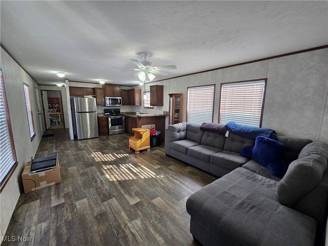 12860 Mayfield Road, Chardon, OH 44024