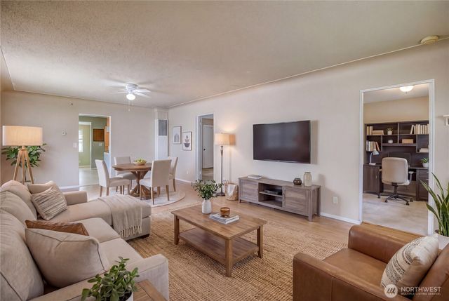 432 Eklund Avenue, Hoquiam, WA 98550