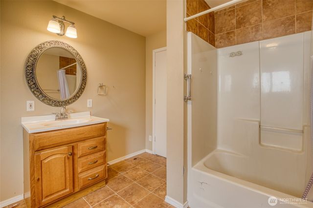 432 Eklund Avenue, Hoquiam, WA 98550