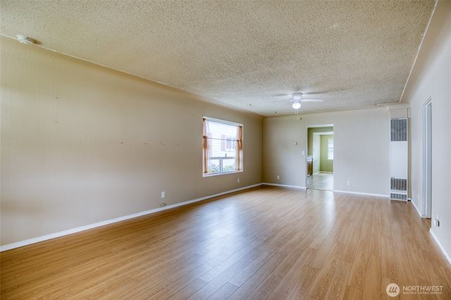 432 Eklund Avenue, Hoquiam, WA 98550