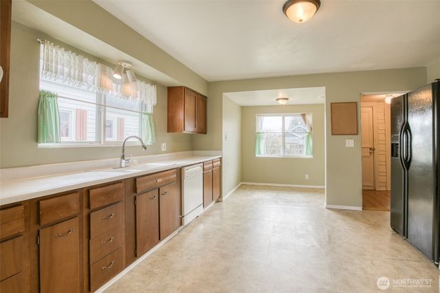 432 Eklund Avenue, Hoquiam, WA 98550