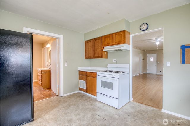 432 Eklund Avenue, Hoquiam, WA 98550