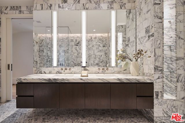 8420 W Sunset Boulevard 604, West Hollywood, CA 90069