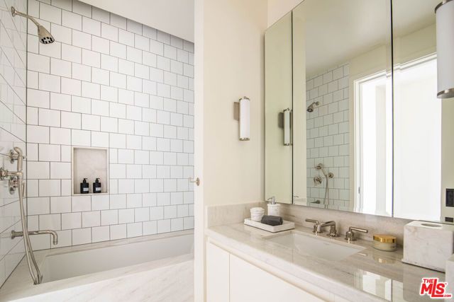 8420 W Sunset Boulevard 604, West Hollywood, CA 90069