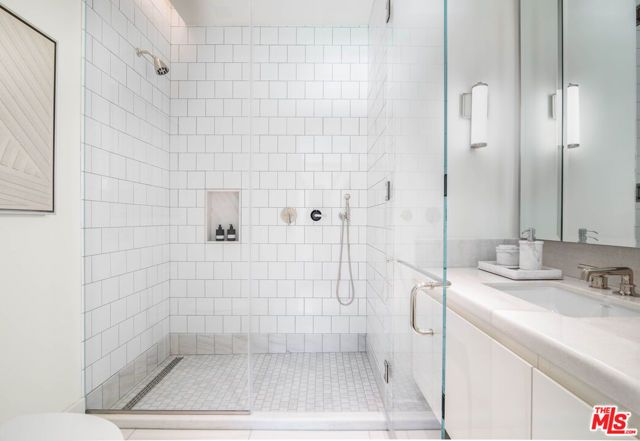 8420 W Sunset Boulevard 604, West Hollywood, CA 90069