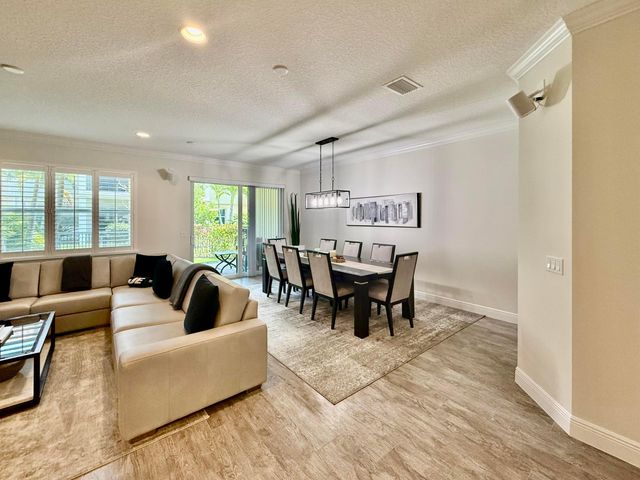 168 Crape Myrtle Lane, Wellington, FL 33414