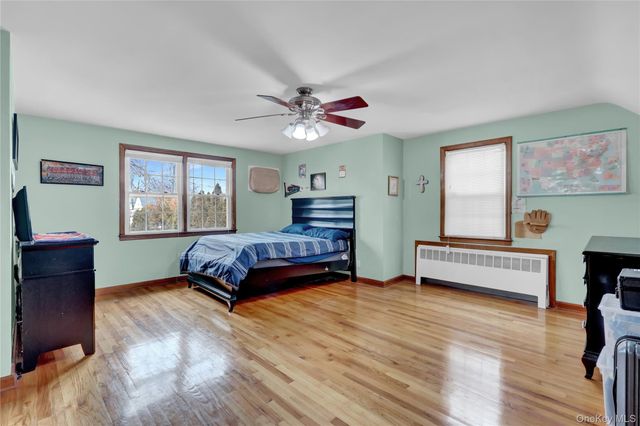 122 Laurel Drive, New Hyde Park, NY 11040