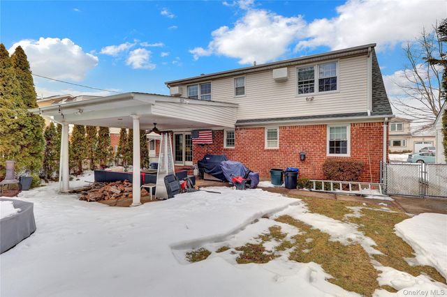 122 Laurel Drive, New Hyde Park, NY 11040