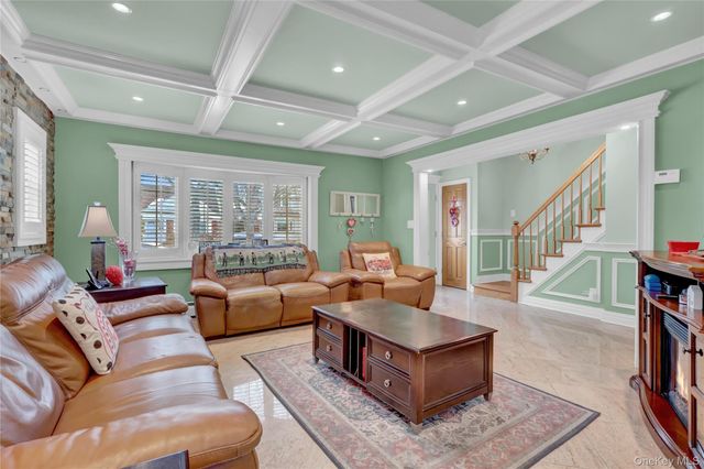 122 Laurel Drive, New Hyde Park, NY 11040