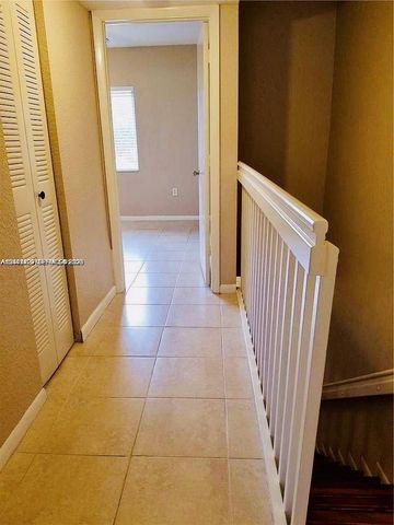 246 Riviera Cir 246, Weston, FL 33326