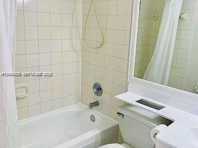 246 Riviera Cir 246, Weston, FL 33326