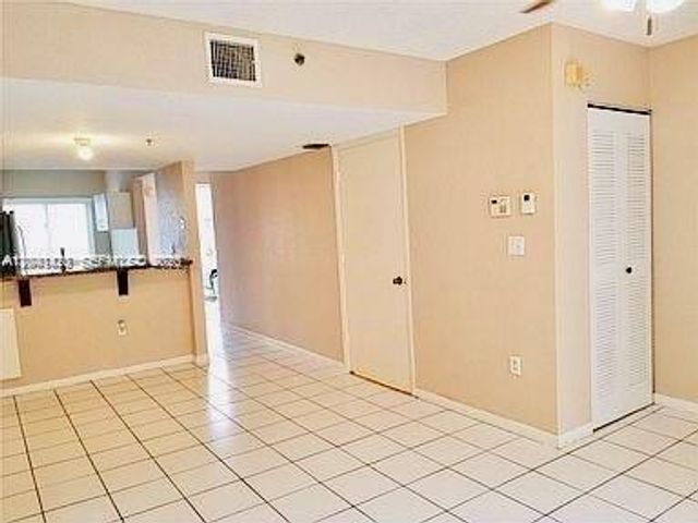 246 Riviera Cir 246, Weston, FL 33326