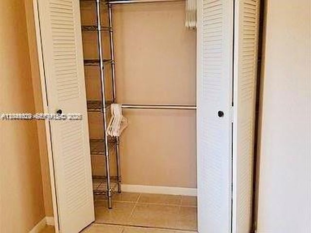246 Riviera Cir 246, Weston, FL 33326