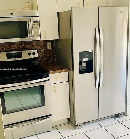 246 Riviera Cir 246, Weston, FL 33326