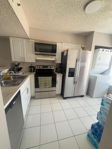 246 Riviera Cir 246, Weston, FL 33326
