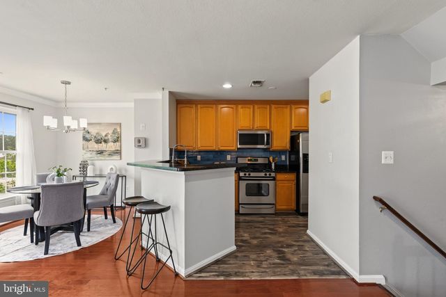 12821 FAIR BRIAR LN, Fairfax, VA 22033