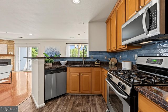 12821 FAIR BRIAR LN, Fairfax, VA 22033