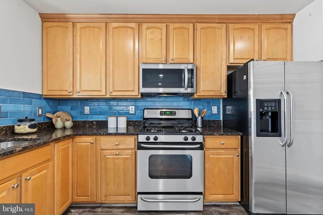 12821 FAIR BRIAR LN, Fairfax, VA 22033
